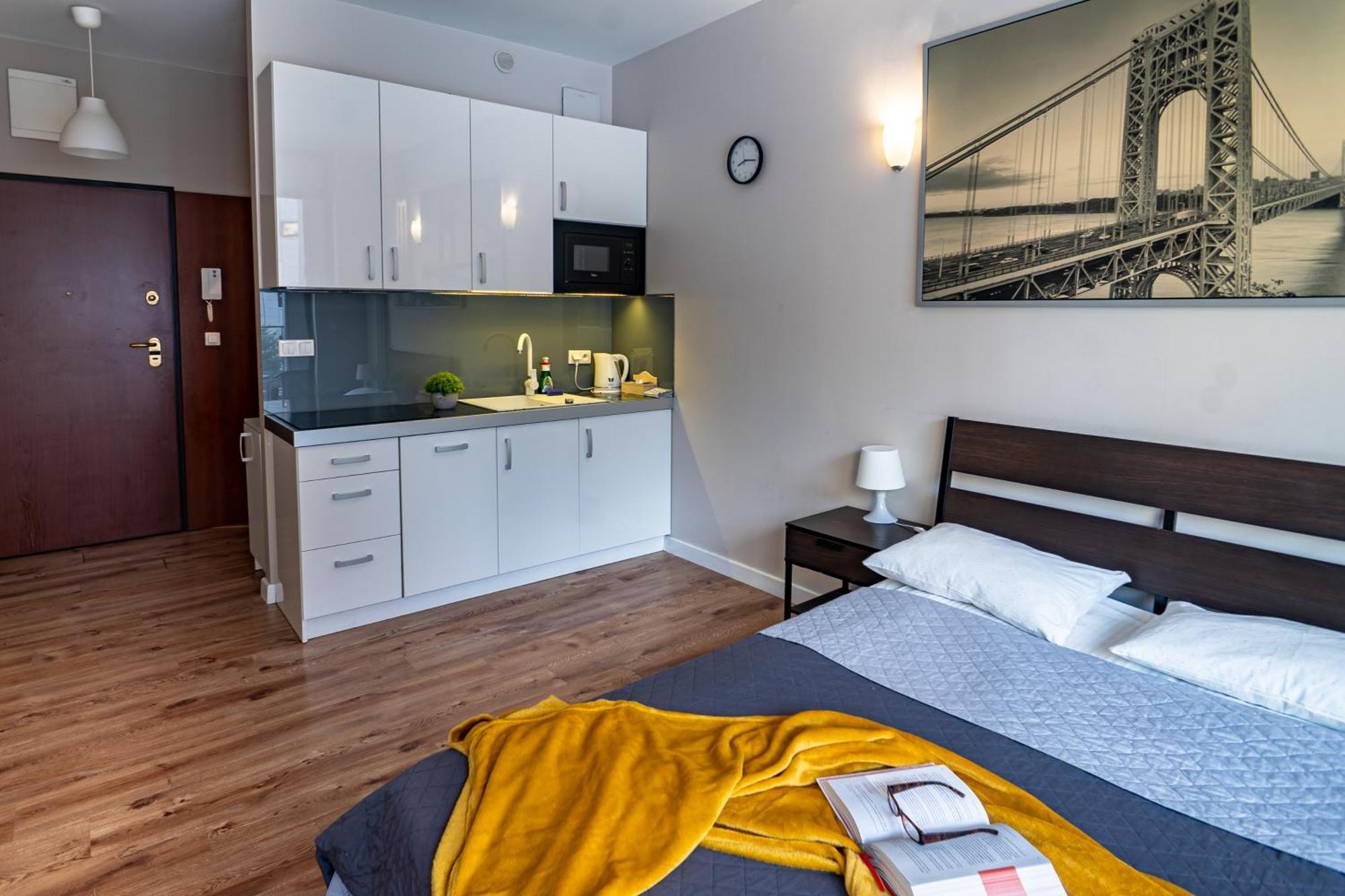 Triton Apartments Varşovia Exterior foto