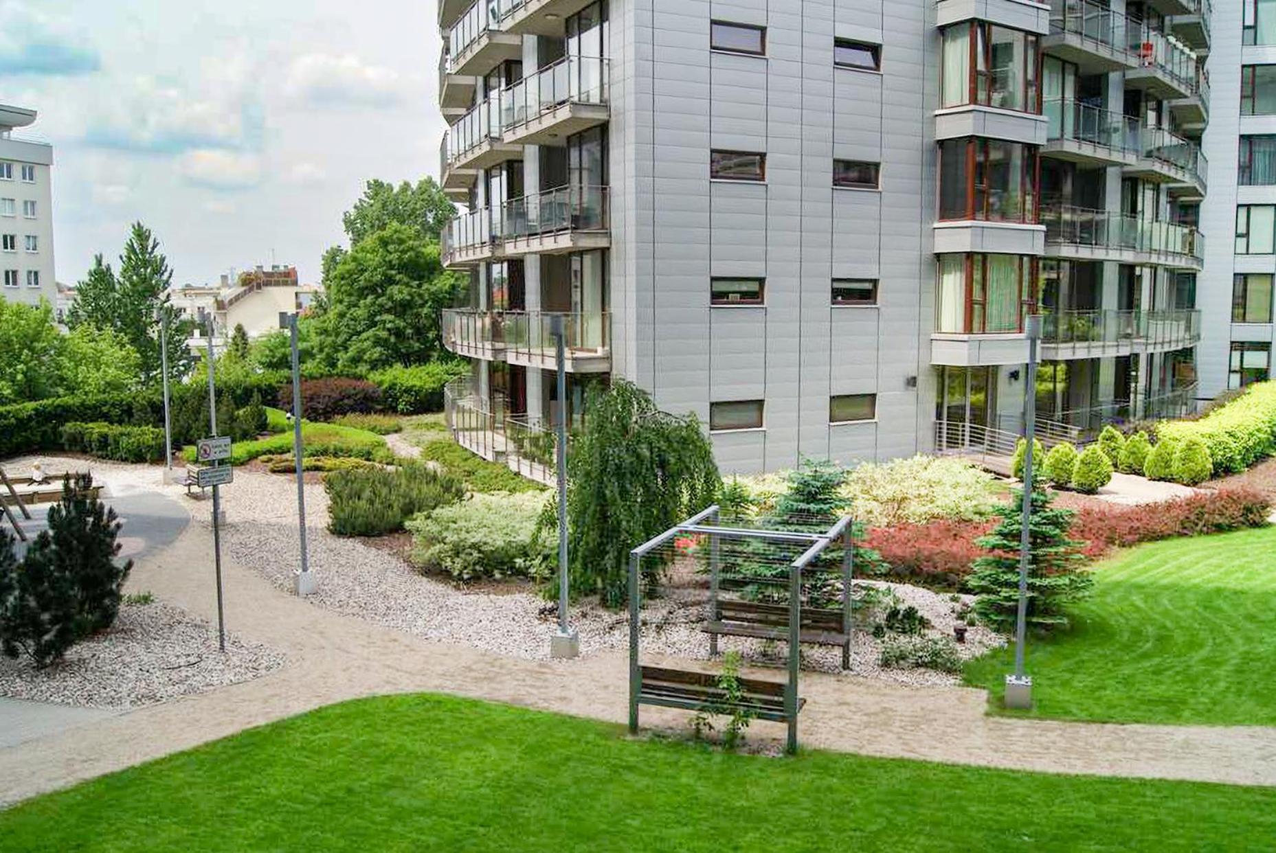 Triton Apartments Varşovia Exterior foto